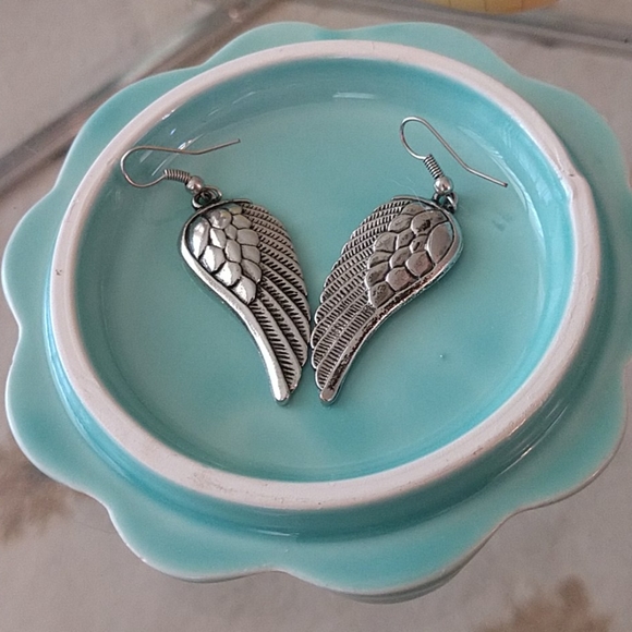 Jewelry - NEW Angel wing earrings